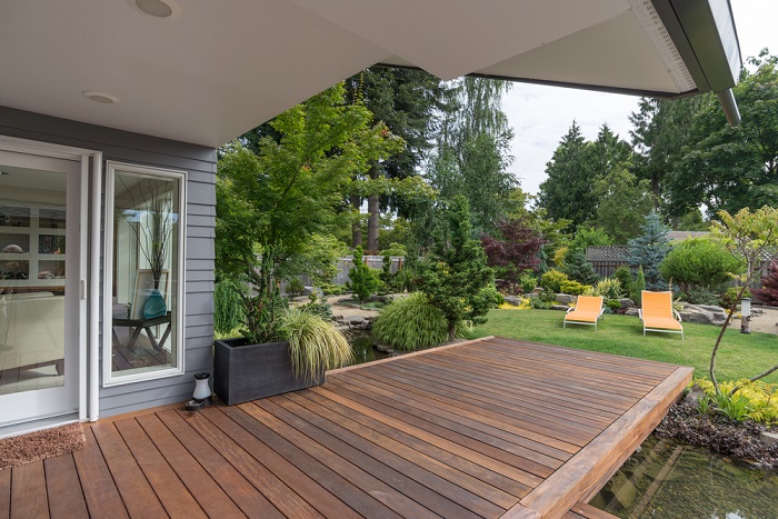 small deck overlooking garden gold coast